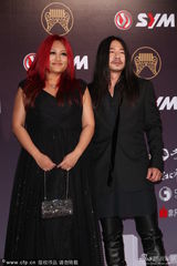 组图：家家红发争最佳 乱弹阿翔淡定力挺