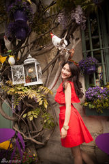 组图：刘迪妮巴黎街头写真邂逅浪漫