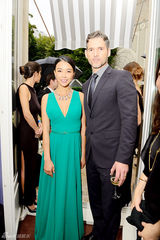 组图：姚星彤布鲁尼同台看秀 热聊甚欢