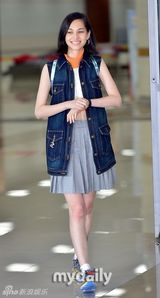 组图：权志龙绯闻女友水原希子赴韩素颜亮相