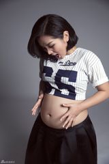 组图：何洁孕照写真曝光 最美孕妇甜蜜待产