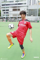 组图：马国明出席活动自曝爱踢足球