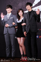 组图：朱元陈世妍等为韩剧《新娘面具》造势