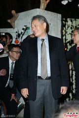 组图：李安压轴现身张震婚宴 劝其听老婆话