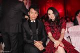 组图：董璇高云翔夫妇婚尚盛典获封幸福偶像