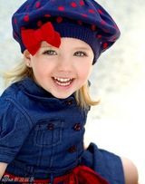 组图：3岁女童获近百选美冠军萌翻网友