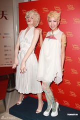 组图：《情迷梦露7天》香港首映 洪天明钟舒漫捧场