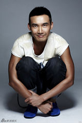 组图：张铎最新写真成型男 硬朗肤色阳光依旧