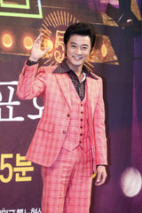 高清组图：韩星安在旭孙谭菲宣传新剧《光与影》