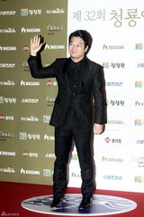 组图：第32届韩国青龙电影奖颁奖典礼群星闪耀