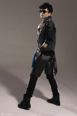 组图：张杰全新宣传照变身时尚潮男