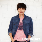 高清组图：KARA与李民基拍秋装写真变可爱三兄妹