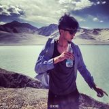 组图：张亮超模好友刘畅走红 长腿奶爸偶像颜