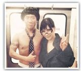 组图：杜汶泽为巨乳AV女优拍裸照 享艳福被压胸