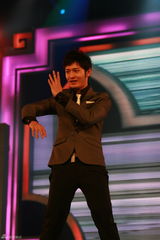 幻灯组图：《叶问2》唱响首映大典 黄晓明热舞