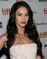 高清图：梅根-福克斯低胸亮相多伦多相电影节