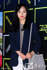 组图：宋茜允儿捧场韩片《高龄化家族》VIP试映