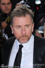 组图：《污泥》戛纳首映 瑞茜挺大肚与群芳竞艳