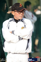 组图：金昌烈吴智昊等韩国众星参加棒球大赛