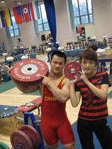 幻灯图：谢娜张国政写真曝光 被奥运冠军“托举”  