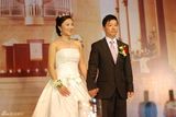 高清图：奥运冠军黄旭南京完婚 李小鹏杨威道贺