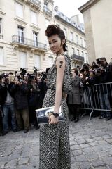 组图：林鹏Dior头排观秀 “猫王”造型引外媒追捧