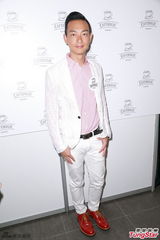 组图：梁烈唯澄清绯闻 称视苟芸慧妹妹