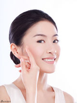 高清图：贡米甜美形象做代言 身价看涨人气受肯定