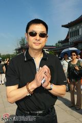 高清组图：央视名嘴齐送罗京 好友悲痛缅怀