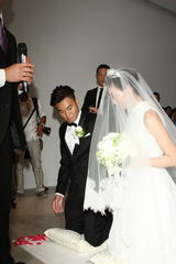 组图：纪文蕙大婚性感露半球 曾之乔杨佑宁也想婚