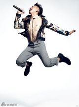 组图：邓超率性登杂志封面 要做有态度男人