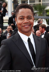 幻灯图集：奥斯卡奖得主小库珀-古丁现身戛纳红毯