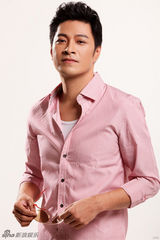 组图：刘汉强熟男写真帅气亲民