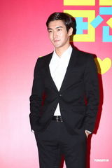 组图：纪文蕙大婚性感露半球 曾之乔杨佑宁也想婚