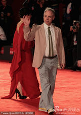 组图：《黑马》首映 布莱尔带初生儿子走红毯