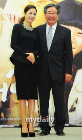 组图：韩剧《天上花园》办发布会