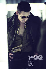 高清图：赵文卓写真展现硬汉温柔气质 亲和力足