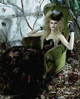 组图：超模哈娜-索库波娃魔幻大片曝光 妆容复古艳丽