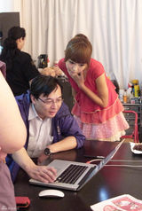 组图：唐嫣动感写真秀歌舞 甜蜜娇俏展迷人笑容