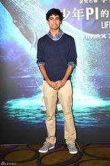 组图：李安《少年PI》台湾首映 男主角行跪拜大礼