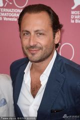 组图：《第三次》发布会 导演伊瑞科等主创亮相