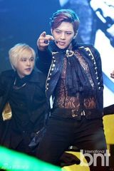 组图：Brain与男团M.pire等出席亚洲模特大赏