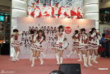 组图：日本组合AKB48成员香港会歌迷热情亲民