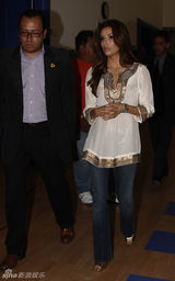 幻灯：邓斯特和伊娃-朗格利亚联手做慈善