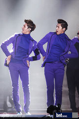 组图：韩团东方神起FTIsland等唱响K-POP演唱会