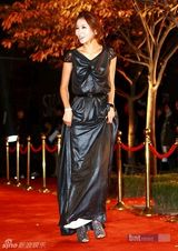 组图：少女时代金贤重等亮相颁奖礼 车胜元获大奖