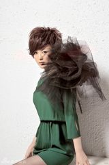 组图：龚洁短发写真 清爽帅气形象颠覆