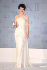 组图：李心洁白色礼服亮相结婚2年开启造人大计