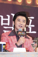 高清组图：韩星安在旭孙谭菲宣传新剧《光与影》