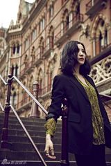 组图：小宋佳街拍变身都市丽人 优雅干练彰显知性美